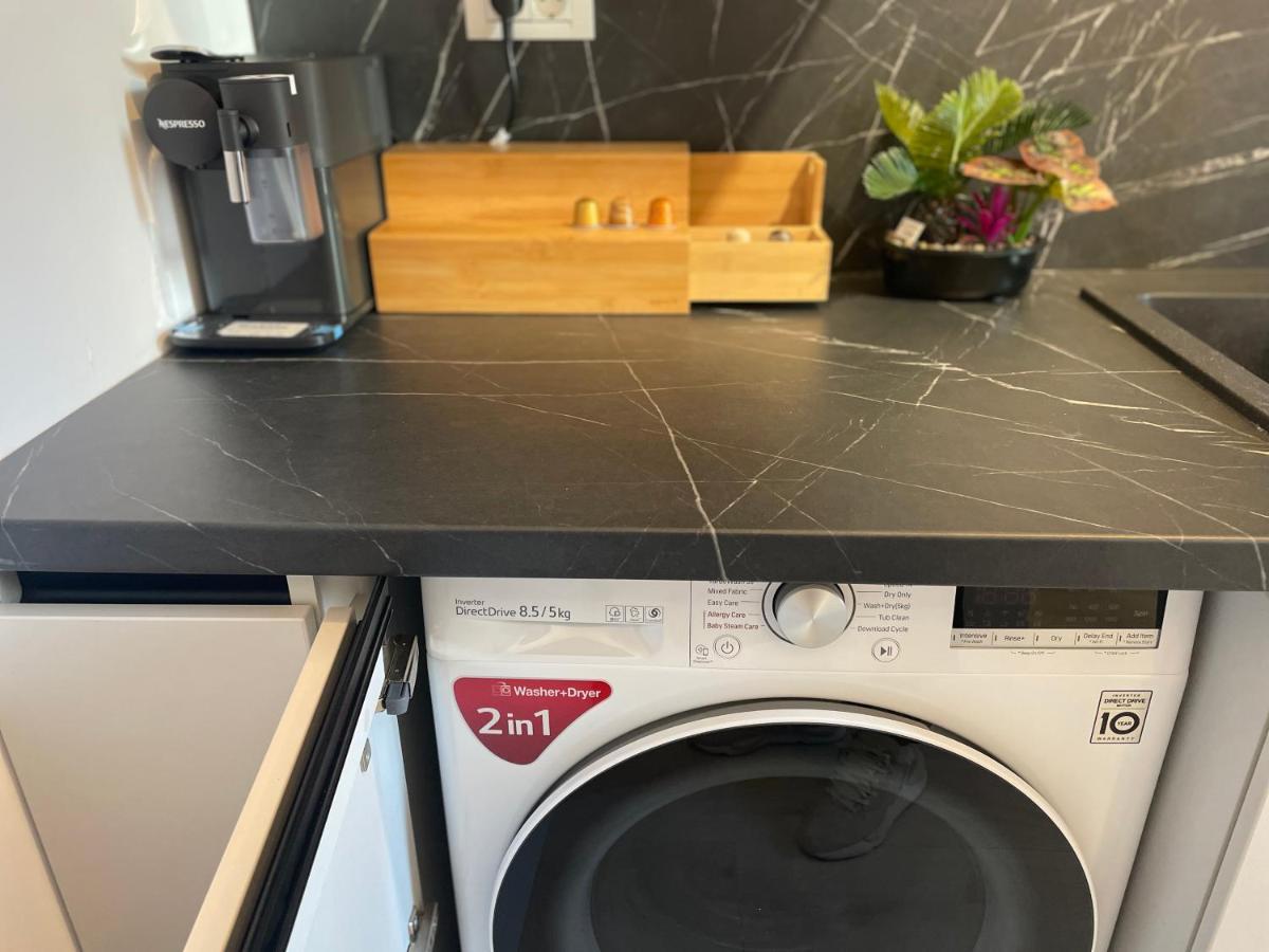 Government Deluxe Studio By Magic Apartments Bucureşti Eksteriør bilde