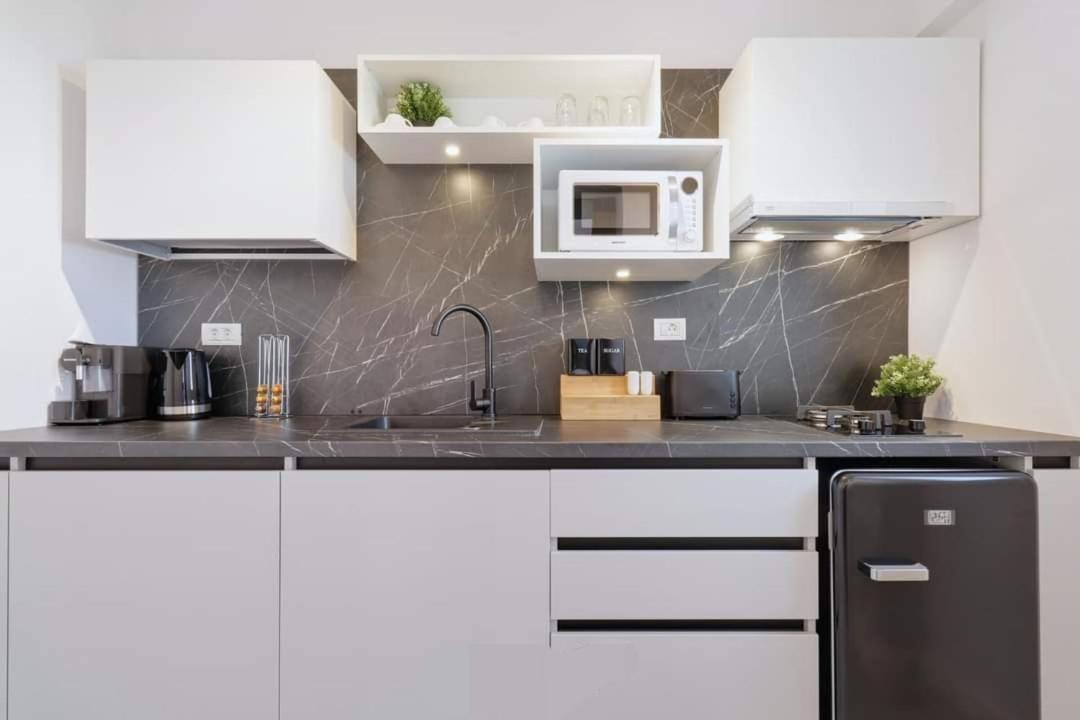 Government Deluxe Studio By Magic Apartments Bucureşti Eksteriør bilde